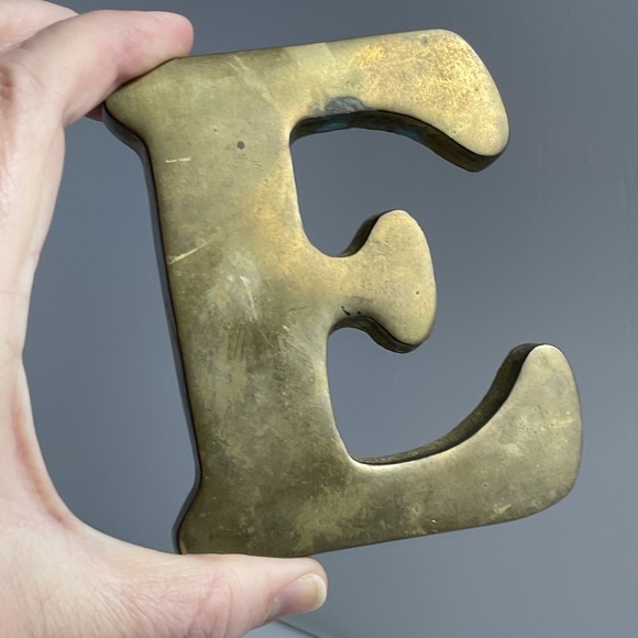 Vintage Solid‎ Brass Letter E Initial Wall Decor Paperweight 3.75" x 3.25" - Picture 1 of 5